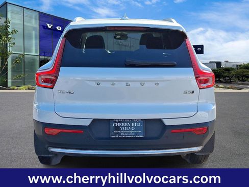 Certified 2023 Volvo XC40 B5 Ultimate w/ Protection Package Premier image 6