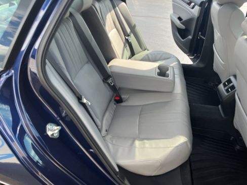 Used 2018 Honda Accord Touring image 39