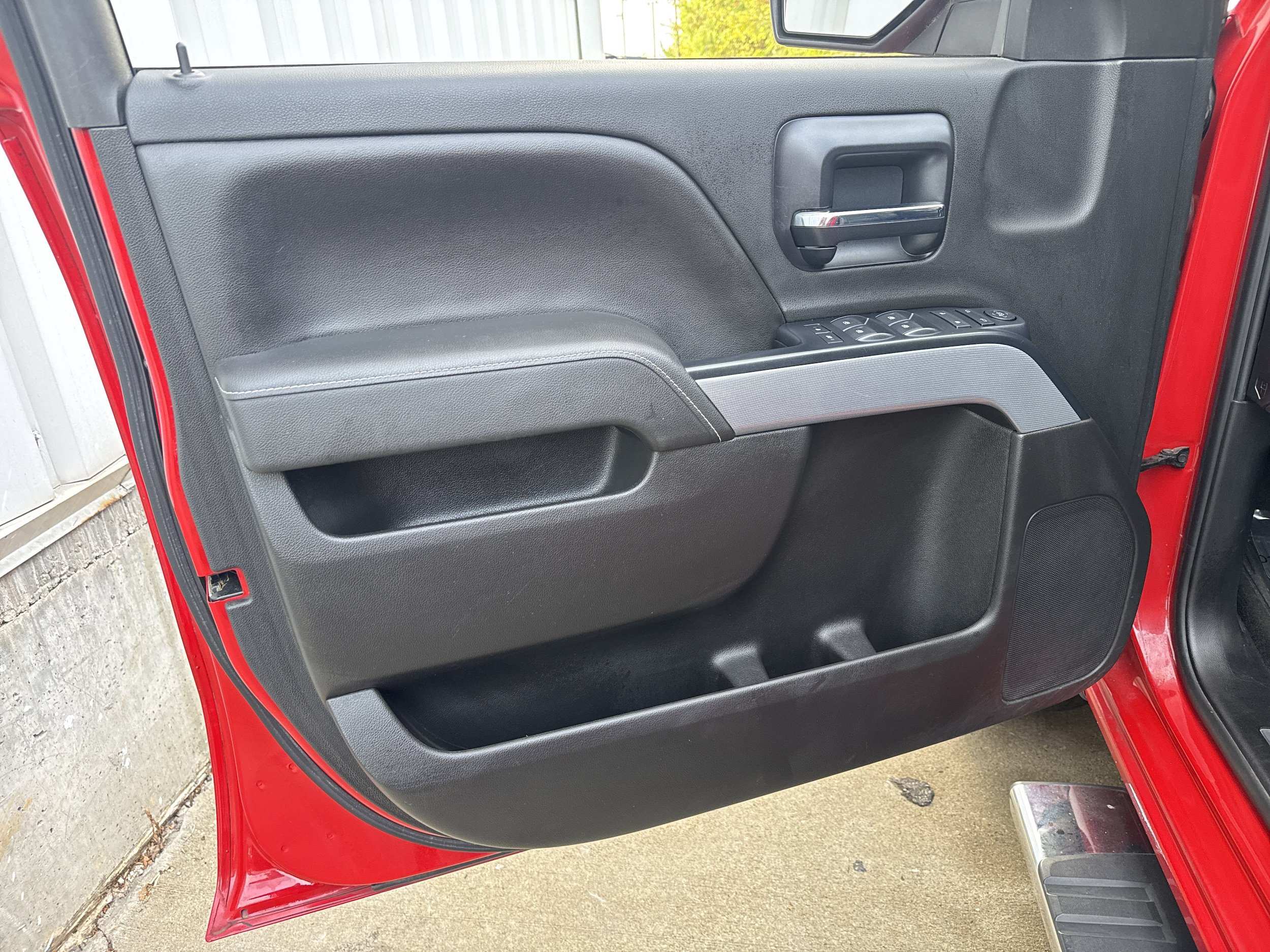 Used 2014 Chevrolet Silverado 1500 LT w/ LT Convenience Package RWD image 9