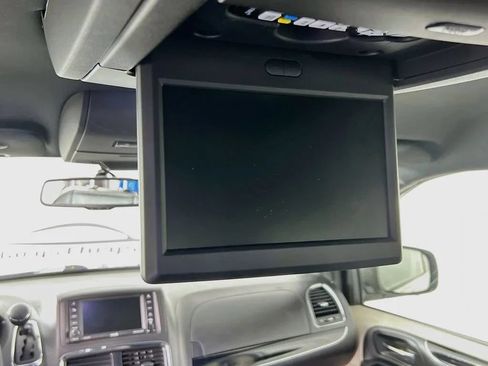 Used 2018 Dodge Grand Caravan SXT w/ Driver Convenience Group FWD image 25