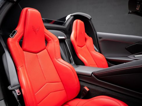 Used 2025 Chevrolet Corvette Stingray Convertible w/ 1LT image 65