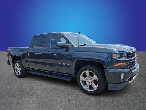 Used 2018 Chevrolet Silverado 1500 LT w/ All Star Edition AWD/4WD image 2