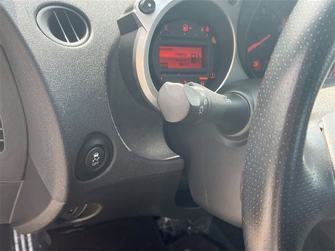 Used 2018 Nissan 370Z w/ Sport Package image 10