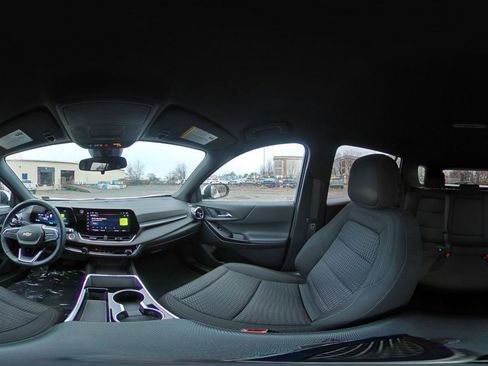 Used 2025 Chevrolet Equinox LT image 41