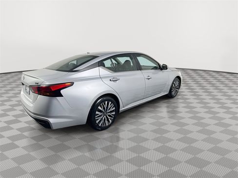 Certified 2023 Nissan Altima 2.5 SV image 8