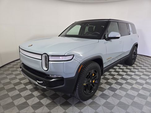 Used 2023 Rivian R1S Adventure image 1