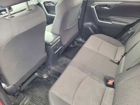 Used 2020 Toyota RAV4 XLE w/ Convenience Package image 11