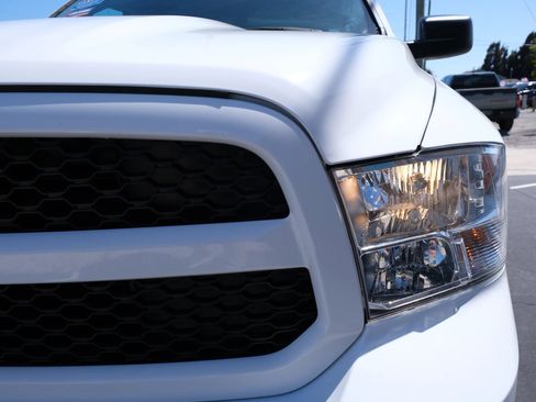 Used 2017 RAM 1500 Express AWD/4WD image 21