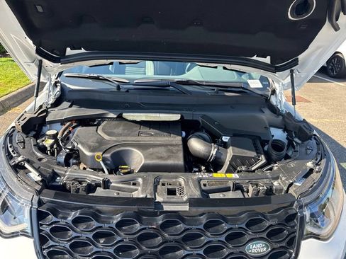 Certified 2025 Land Rover Discovery Sport Dynamic SE AWD/4WD image 30
