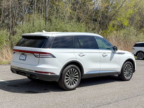 Used 2022 Lincoln Aviator AWD w/ Premium Package image 6