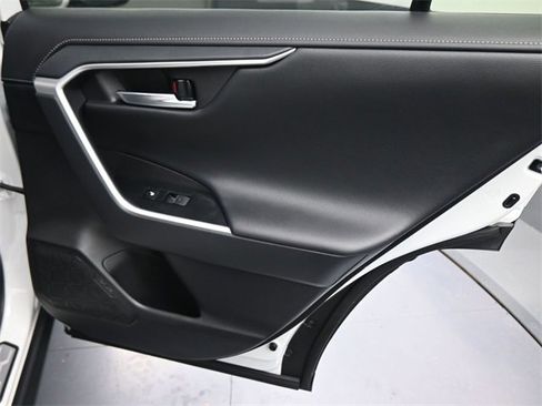 Used 2025 Toyota RAV4 Limited image 36
