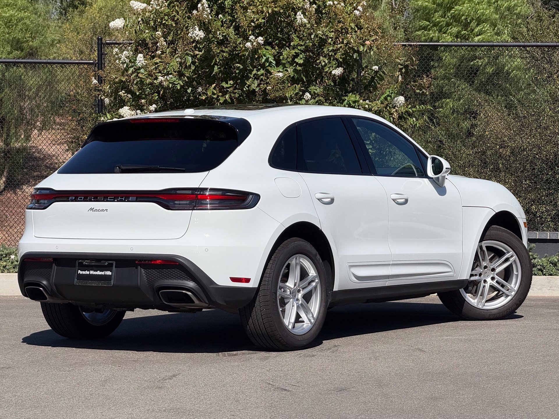 Used 2026 Porsche Macan AWD/4WD image 7