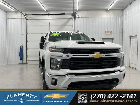 Used 2025 Chevrolet Silverado 2500 LT AWD/4WD image 1