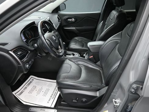 Used 2021 Jeep Cherokee Limited image 11