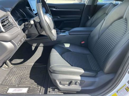Used 2024 Toyota Camry SE image 12