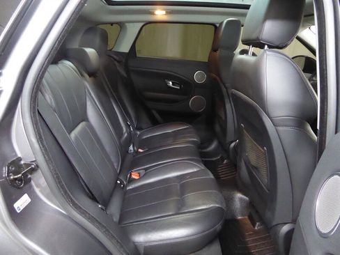 Used 2016 Land Rover Range Rover Evoque SE image 34