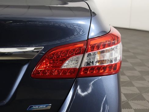 Used 2014 Nissan Sentra S image 11