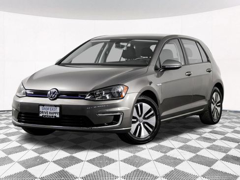 Used 2016 Volkswagen e-Golf SE w/ DC Fast Charging Package FWD image 2