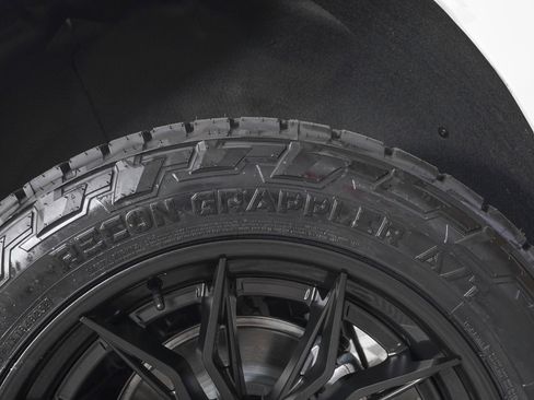 Used 2026 Chevrolet Tahoe Z71 w/ Comfort Package image 38