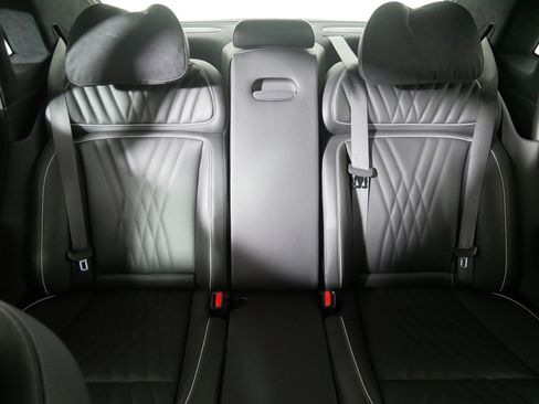 Certified 2025 Genesis G90 3.5T image 13