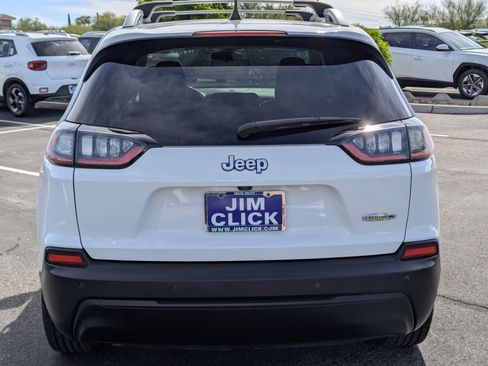 Used 2020 Jeep Cherokee Latitude Plus image 3