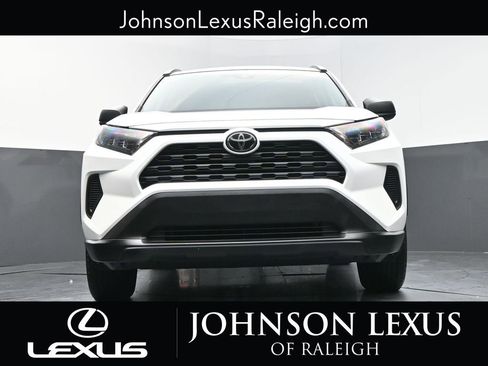 Used 2020 Toyota RAV4 LE FWD image 15