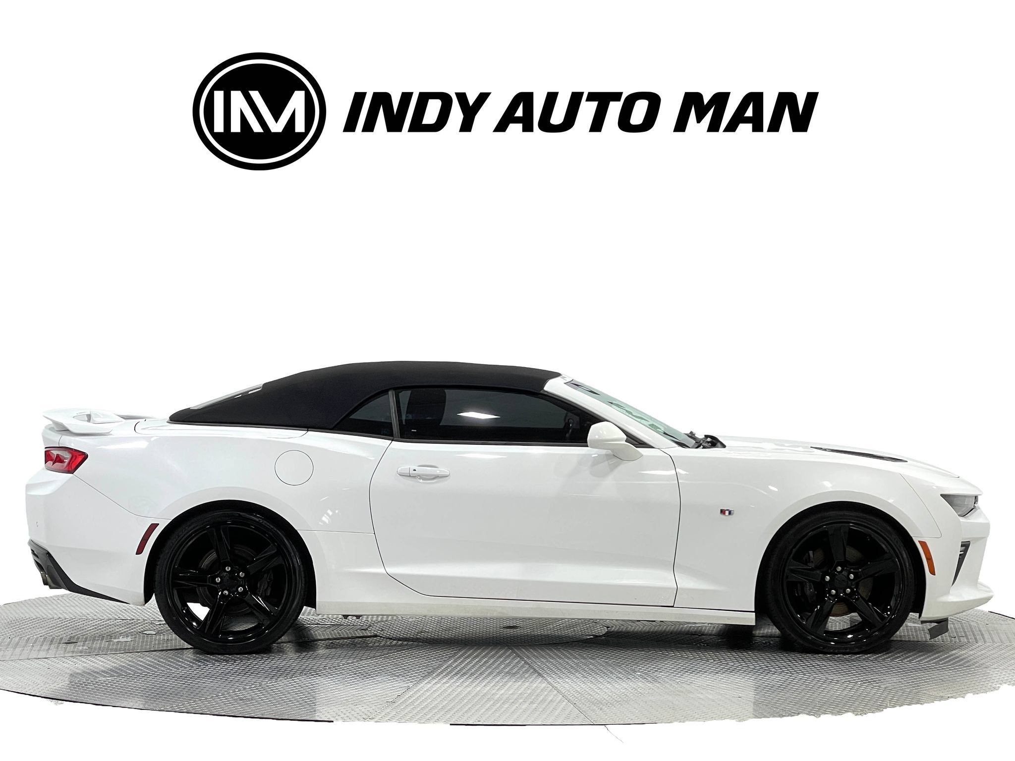 Used 2018 Chevrolet Camaro SS RWD image 3