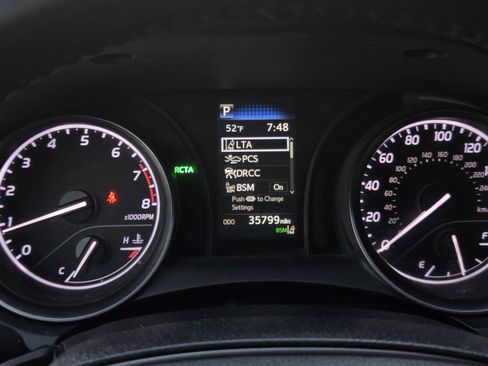 Used 2021 Toyota Camry SE w/ Convenience Package image 23