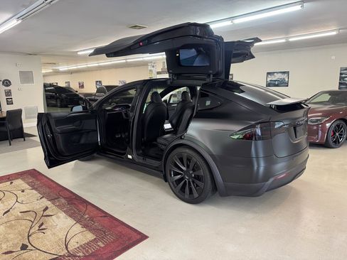 Used 2022 Tesla Model X AWD/4WD image 9