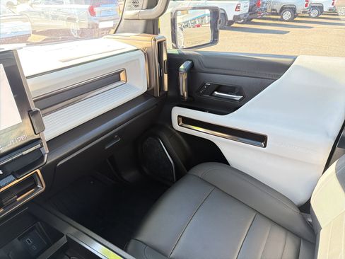 Used 2024 GMC Hummer EV 2X w/ LPO, Illumination Package image 24
