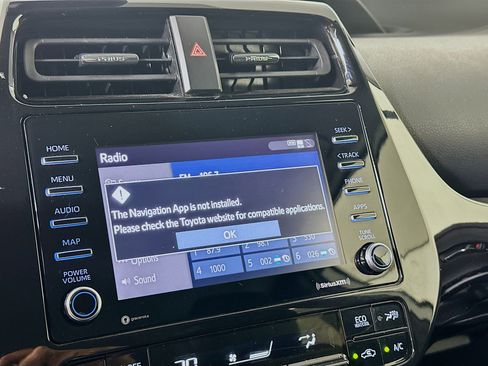 Used 2022 Toyota Prius LE image 22