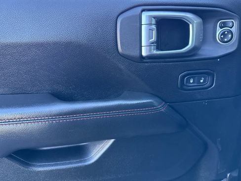 Used 2020 Jeep Gladiator Rubicon image 12