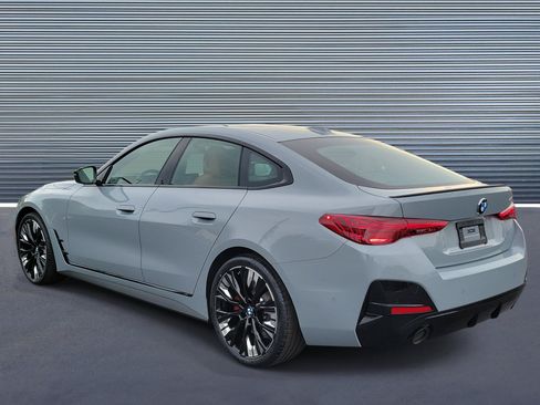 New 2026 BMW 430i w/ M Sport Package RWD image 4