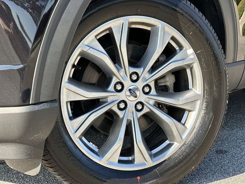 Used 2023 Ford Explorer Limited w/ Equipment Group 301A image 14