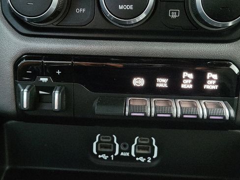 Used 2021 RAM 2500 Big Horn w/ Level B Equipment Group image 15