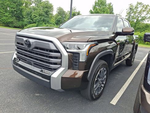Used 2024 Toyota Tundra Limited AWD/4WD image 2