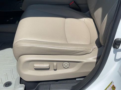 Used 2024 Honda Odyssey EX-L image 17