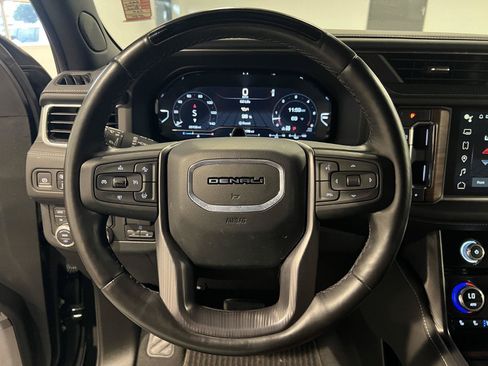Used 2024 GMC Yukon Denali Ultimate AWD/4WD image 11