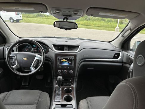 Used 2015 Chevrolet Traverse LT w/ Style and Technology Package FWD image 18