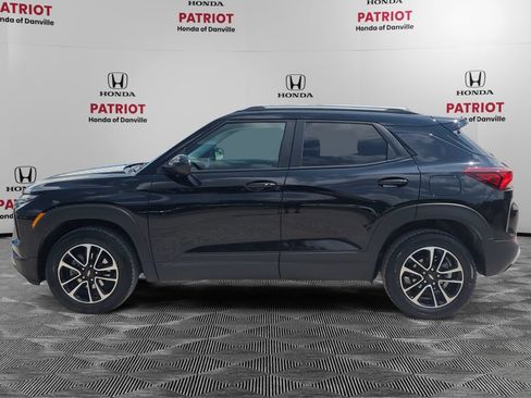 Used 2025 Chevrolet TrailBlazer LT AWD/4WD image 2