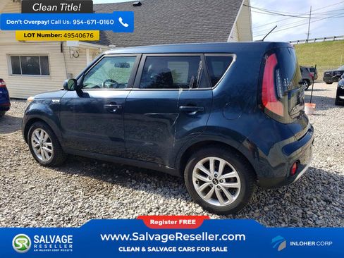 Used 2018 Kia Soul + image 3
