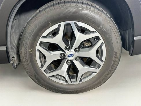 Used 2019 Subaru Forester Premium w/ All-Weather Package AWD/4WD image 5