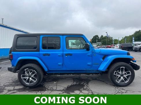 Used 2024 Jeep Wrangler Unlimited w/ Convenience Group AWD/4WD image 1