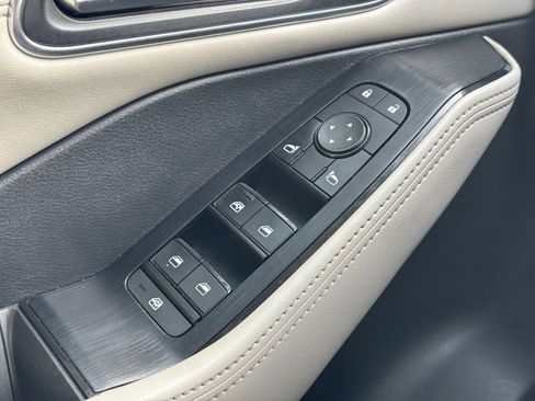 Used 2021 Nissan Rogue SV w/ Premium Package image 10