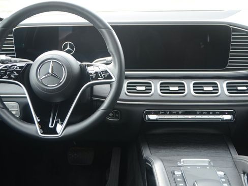 Used 2025 Mercedes-Benz GLE 350 4MATIC w/ AMG Line Exterior image 18