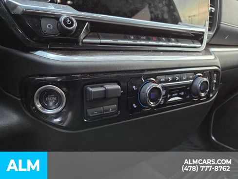 Used 2025 Chevrolet Silverado 2500 LT w/ Convenience Package image 8