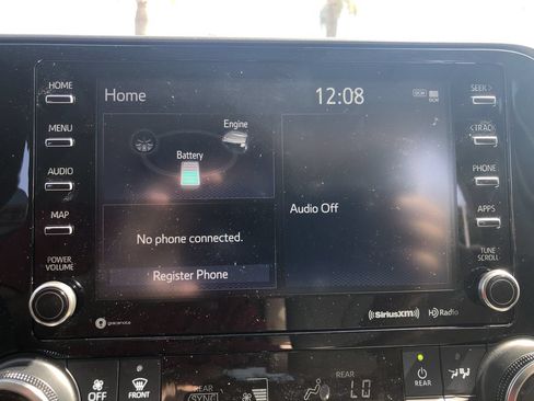 Used 2020 Toyota Highlander XLE FWD image 24