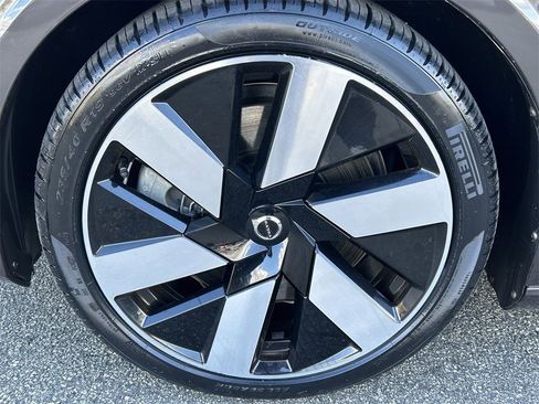 Used 2024 Volvo S60 T8 Plus w/ Climate Package image 10