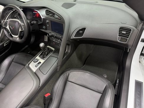 Used 2019 Chevrolet Corvette Stingray Coupe w/ 1LT image 10