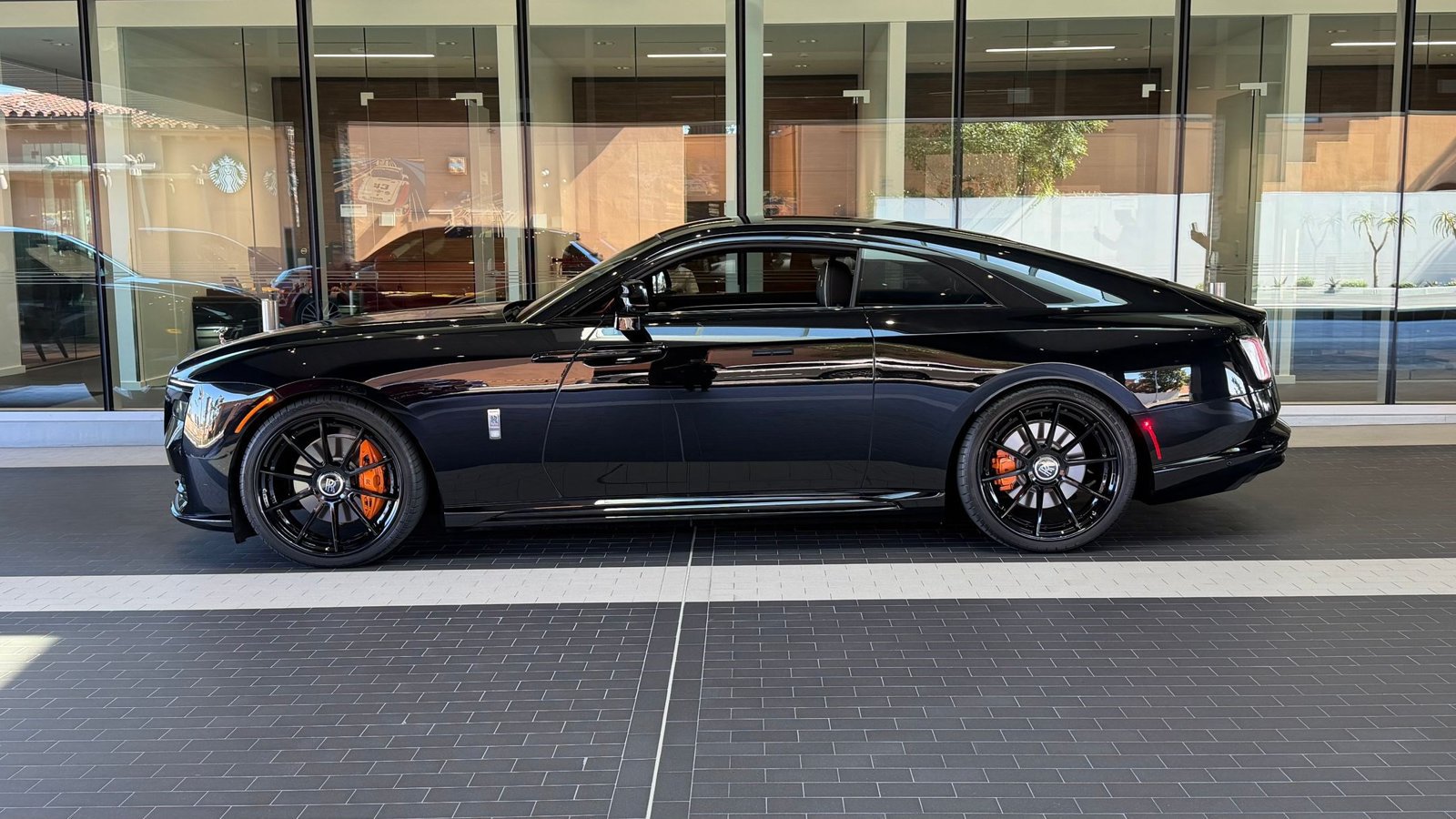 Used 2024 Rolls-Royce Spectre AWD/4WD image 2